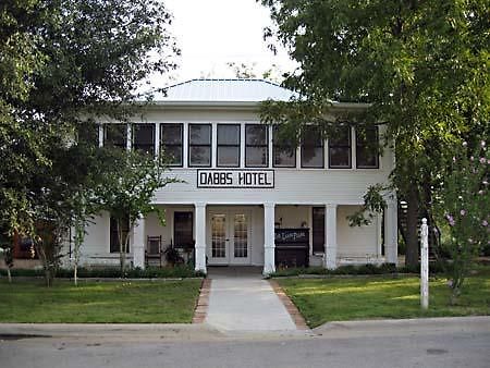 Dabbs Hotel Bed And Breakfast Llano Exterior photo