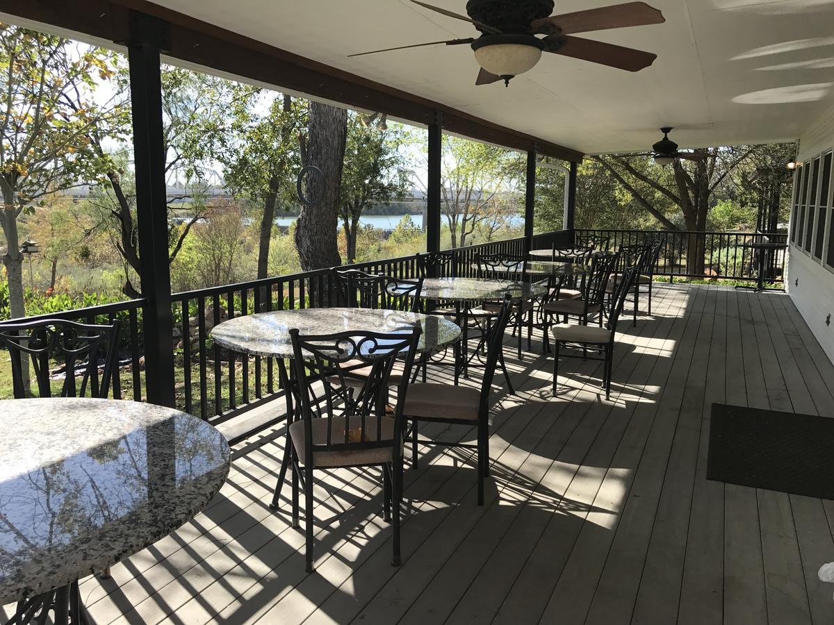 Dabbs Hotel Bed And Breakfast Llano Exterior photo